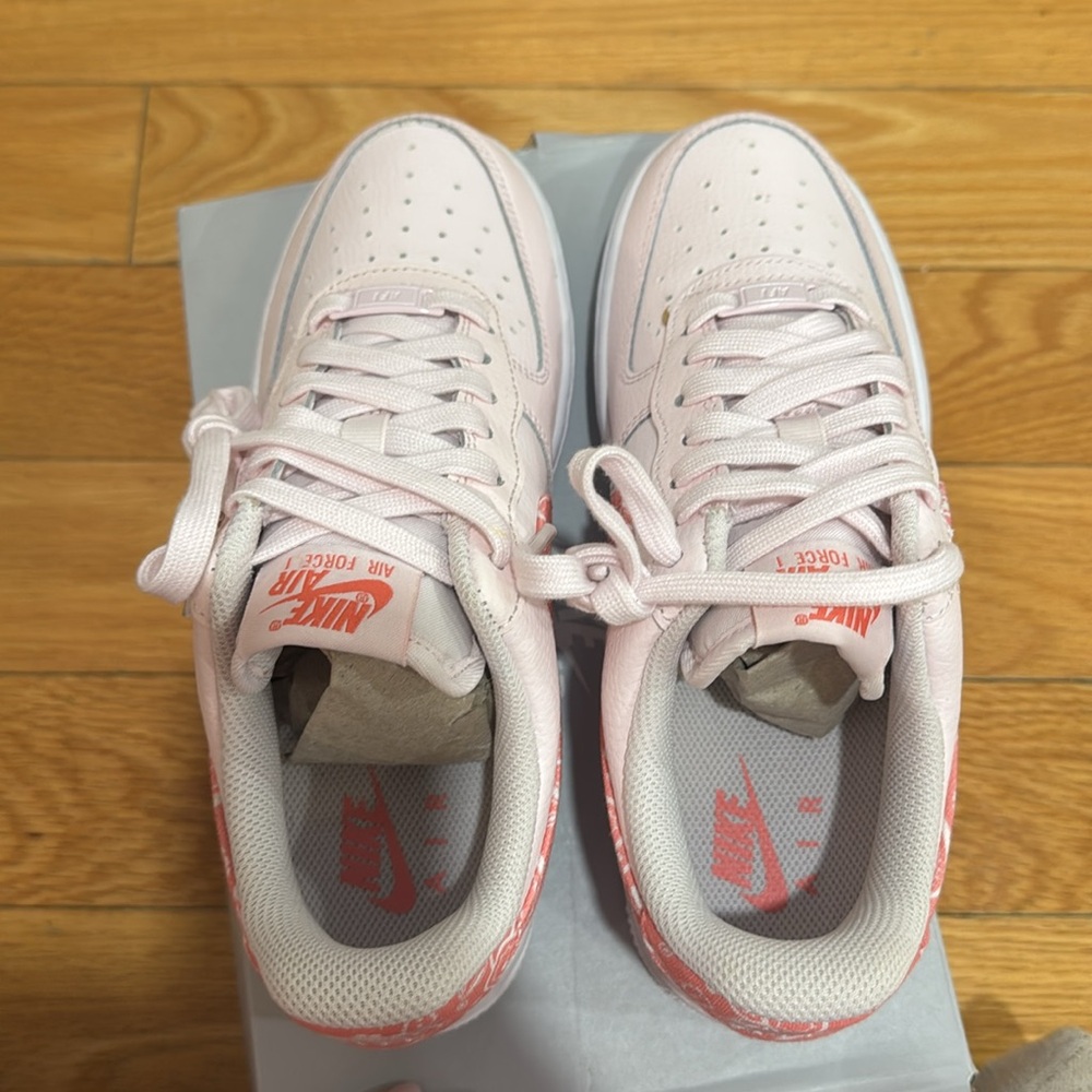 Nike Air Force 1 - Picture 6 of 7